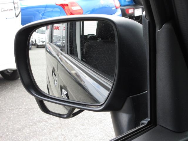 �^�]�Ȃ��猩�����p�����Ă����y�T�C�h�A���_�[�~���[�t�h�A�~���[�z�B���ւ̕��񂹂�o�b�N�ł̒��Ԃ��T�|�[�g���Ă���܂��B