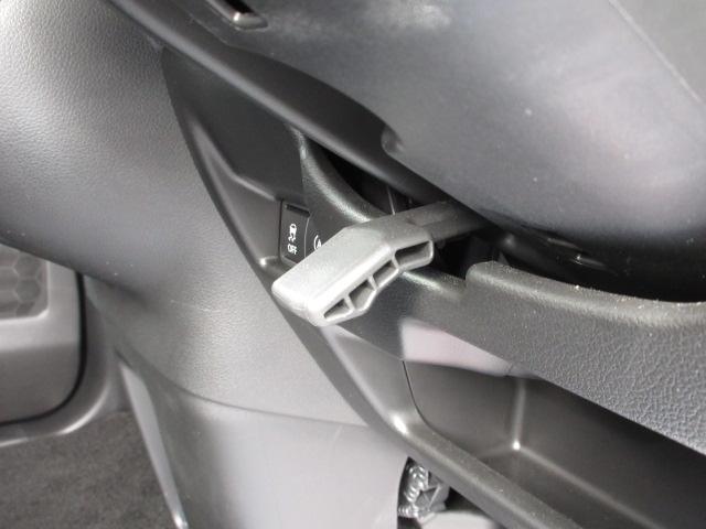 スペーシアカスタム ＨＹＢＲＩＤ　ＸＳターボ／オーディオレス／サポカー　デュアルセンサーブレーキサポートＩＩ　後席両側電動スライドドア　アイドリングストップ　デジタルメーター　電動パーキング　ステアリングヒーター　衝突安全ボディ　横滑り防止機能　盗難防止システム（32枚目）