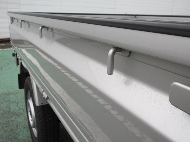 キャリイトラック ＫＣエアコン・パワステ農繁　７型／４ＷＤ／サポカー　衝突安全ボディ　衝突被害軽減システム　アイドリングストップ　オートライト　ハイビームアシスト　ＡＭＦＭラジオ　三方開　ＬＥＤ作業灯（12枚目）