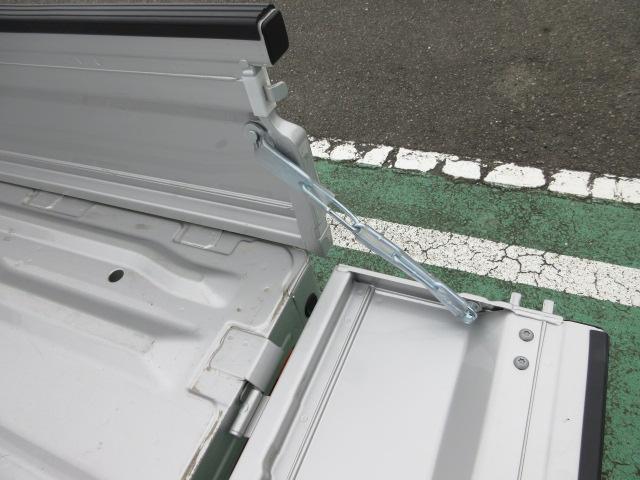 キャリイトラック ＫＣエアコン・パワステ農繁　７型／４ＷＤ／サポカー　衝突安全ボディ　衝突被害軽減システム　アイドリングストップ　オートライト　ハイビームアシスト　ＡＭＦＭラジオ　三方開　ＬＥＤ作業灯（26枚目）