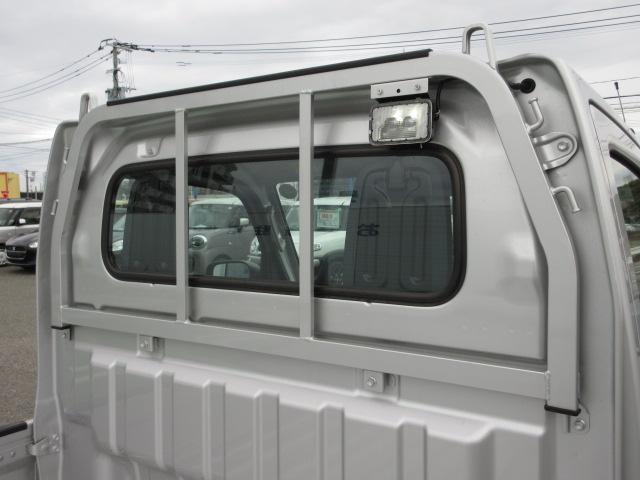 キャリイトラック ＫＣエアコン・パワステ農繁　７型／４ＷＤ／サポカー　衝突安全ボディ　衝突被害軽減システム　アイドリングストップ　オートライト　ハイビームアシスト　ＡＭＦＭラジオ　三方開　ＬＥＤ作業灯（28枚目）