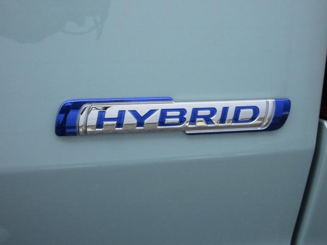 スペーシア ＨＹＢＲＩＤ　Ｇ　全方位モニター付メモリーナビ／サポカー　衝突安全ボディ　衝突被害軽減システム　アイドリングストップ　スズキコネクト対応通信機装着　後席両側スライドドア　デジタルメーター　オートエアコン　盗難防止システム（10枚目）