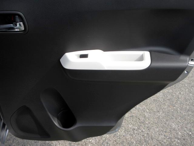 �����h�A�ɂ͏��������[�ł���֗��ȁy�����|�P�b�g�z�y�y�b�g�{�g���z���_�[�z�t�B