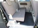 リヤシートもゆったりくつろげます。