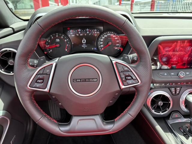シボレーカマロ コンバーチブル　ディーラー車　２．０リッターターボ　メーカー保証継承　赤黒コンビレザーシート　シートヒーター　ベンチレーション　黒幌電動オープン　ＡｐｐｌｅＣａｒＰｌａｙ　バックカメラ　ブレンボブレーキ　純正２０ＡＷ（33枚目）