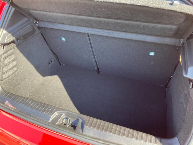 ルーテシア E-テックフルハイブリッド ワンオーナー LEDヘッドライト メーカー保証継承 ルノーカード アップルカープレイ Bluetooth(10枚目)