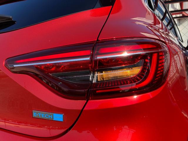 ルーテシア E-テックフルハイブリッド ワンオーナー LEDヘッドライト メーカー保証継承 ルノーカード アップルカープレイ Bluetooth(15枚目)