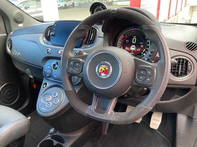 アバルト695 コンペティツィオーネ Apple CarPlay / Android Auto / Bluetooth対応 Beats製プレミアムサウンドシステム メーカー保証継承(19枚目)