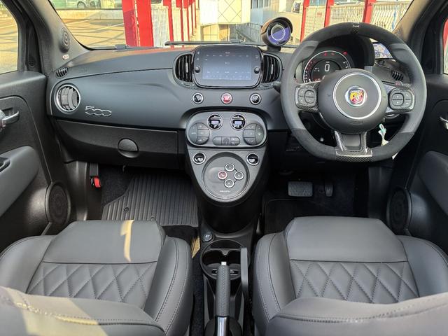 アバルト695C ツーリズモ レコードモンツァマフラー Beats製プレミアムサウンドシステム ETC カープレイ アルミホイール キーレスエントリー AT 盗難防止システム ABS ESC USB オートエアコン(2枚目)