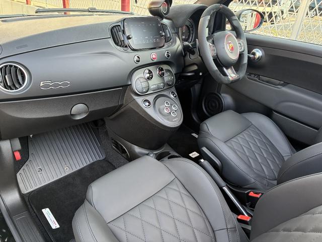 アバルト695C ツーリズモ レコードモンツァマフラー Beats製プレミアムサウンドシステム ETC カープレイ アルミホイール キーレスエントリー AT 盗難防止システム ABS ESC USB オートエアコン(11枚目)