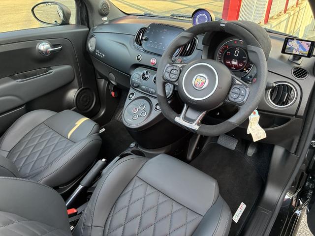 アバルト695C ツーリズモ レコードモンツァマフラー Beats製プレミアムサウンドシステム ETC カープレイ アルミホイール キーレスエントリー AT 盗難防止システム ABS ESC USB オートエアコン(27枚目)