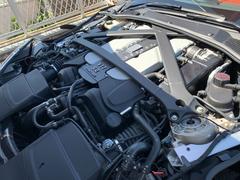 ５．２Ｌ　Ｖ型１２気筒ツインターボエンジンは６３０馬力（馬力）を発生します。 4