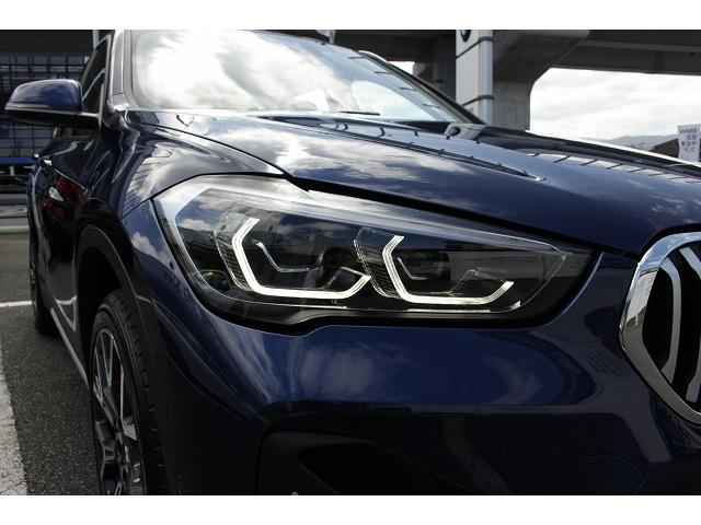xDrive 18d xライン パノラマガラスサンルーフ オイスターレザー 19インチホイール LEDヘッドライト アクティブクルーズコントロール i-Driveナビゲーション バックカメラ USB/Bluetoothオーディオ 衝突警告ブレーキ(6枚目)