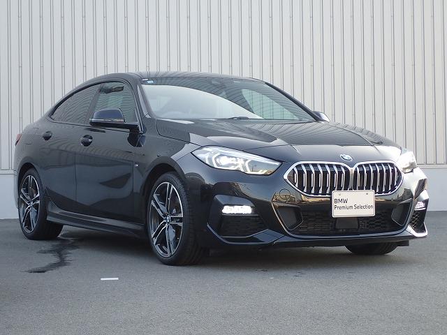 ２シリーズ ２１８ｉグランクーペ　プレイ　ハイラインパッケージ　認定中古車　全国２年保証　ハイラインパッケージ　１８インチアルミホイル　衝突軽減ブレーキブレーキ　車線逸脱システム　追従式クルーズコントロール　レーンチェンジワーニング　ブラックレザーシート（3枚目）