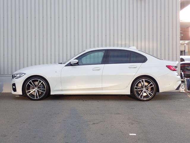 3シリーズ 320d xDriveMスポーツ ファストトラックパッケージ 認定中古車 全国2年保証 19インチアルミホイル 衝突軽減ブレーキ 車線逸脱システム レーンチェンジワーニング 追従式クルーズコントロール Bluetooth接続(8枚目)