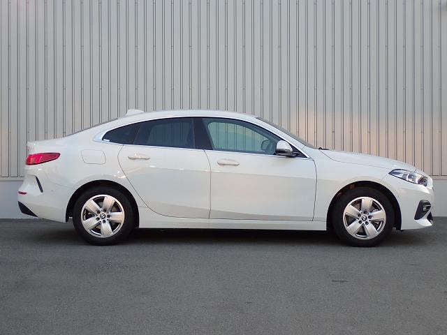 ２シリーズ ２１８ｉグランクーペ　プレイ　認定中古車　全国２年保証　ハイラインパッケージ　衝突軽減ブレーキ　車線逸脱システム　追従式クルーズコントロール　電動シート　Ｂｌｕｅｔｏｏｔｈ接続　純正ＨＤＤナビ　ＥＴＣ内臓ミラー（4枚目）