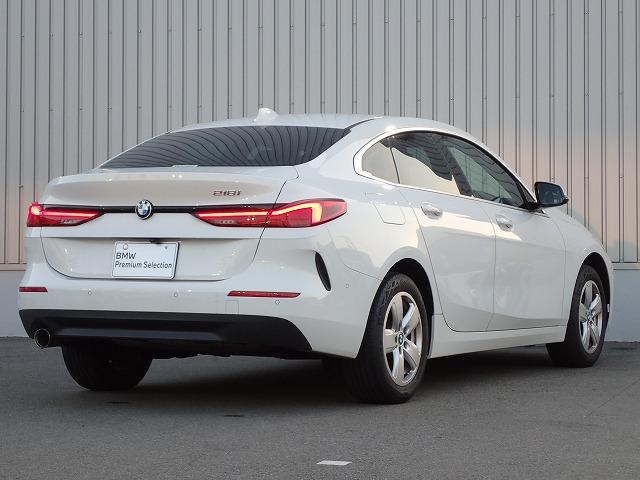 ２シリーズ ２１８ｉグランクーペ　プレイ　認定中古車　全国２年保証　ハイラインパッケージ　衝突軽減ブレーキ　車線逸脱システム　追従式クルーズコントロール　電動シート　Ｂｌｕｅｔｏｏｔｈ接続　純正ＨＤＤナビ　ＥＴＣ内臓ミラー（5枚目）