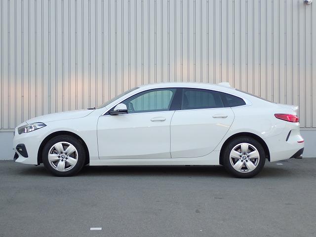 ２シリーズ ２１８ｉグランクーペ　プレイ　認定中古車　全国２年保証　ハイラインパッケージ　衝突軽減ブレーキ　車線逸脱システム　追従式クルーズコントロール　電動シート　Ｂｌｕｅｔｏｏｔｈ接続　純正ＨＤＤナビ　ＥＴＣ内臓ミラー（6枚目）