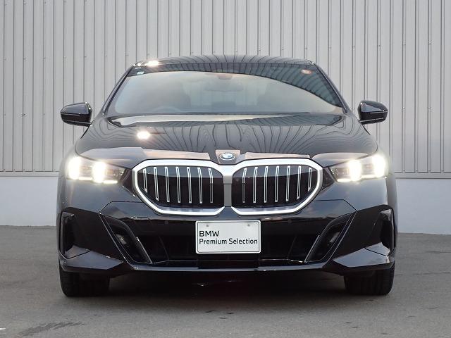 保証期間中に万が一トラブルが発生した場合でも安心！緊急連絡の２４時間フリーダイヤルで対応します。応急処置アドバイス、出張修理、レッカーなどの手配、更に代替交通手段やホテルの確保も行います。