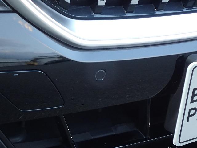 ご納車は「レセプション」という専用ルームにて行います。高級感あふれる室内にてごゆっくりとご納車をお楽しみいただけます。また、写真撮影等も行っております。記念にいかがでしょう？