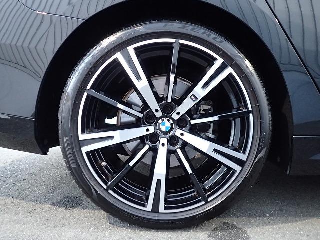 保証期間中に万が一トラブルが発生した場合でも安心！緊急連絡の２４時間フリーダイヤルで対応します。応急処置アドバイス、出張修理、レッカーなどの手配、更に代替交通手段やホテルの確保も行います。