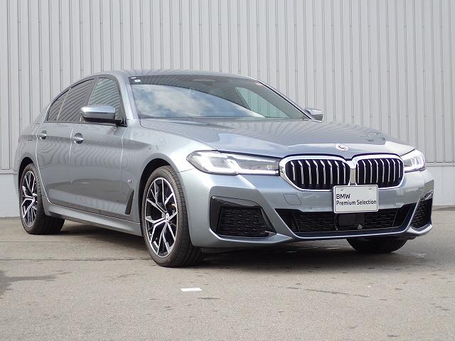 ５シリーズ ５２３ｉ　Ｍスポーツ　認定中古車　全国２年保証　１９インチアルミホイル　ブラックレザーシート　衝突軽減ブレーキ　車線逸脱システム　レーンチェンジワーニング　追従式クルーズコントロール　電動シート　Ｂｌｕｅｔｏｏｔｈ接続（2枚目）