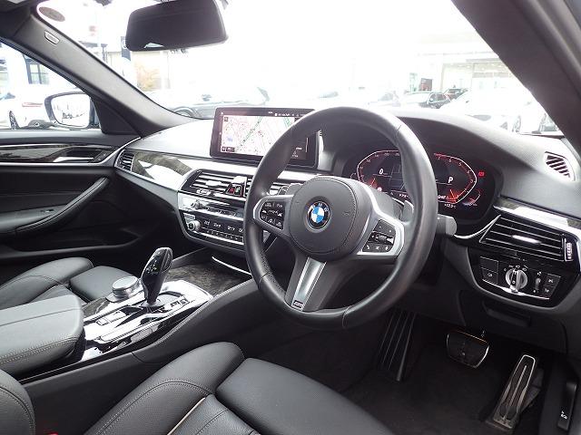 ５シリーズ ５２３ｉ　Ｍスポーツ　認定中古車　全国２年保証　１９インチアルミホイル　ブラックレザーシート　衝突軽減ブレーキ　車線逸脱システム　レーンチェンジワーニング　追従式クルーズコントロール　電動シート　Ｂｌｕｅｔｏｏｔｈ接続（19枚目）