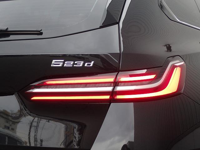 ５シリーズ ５２３ｄ　ｘＤｒｉｖｅツーリング　Ｍスポーツ　認定中古車　全国２年保証　２０インチアルミホイル　衝突軽減ブレーキ　車線逸脱システム　レーンチェンジワーニング　追従式クルーズコントロール　電動シート　ブラックレザーシート　Ｂｌｕｅｔｏｏｔｈ接続（13枚目）