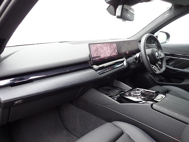 ５シリーズ ５２３ｄ　ｘＤｒｉｖｅツーリング　Ｍスポーツ　認定中古車　全国２年保証　２０インチアルミホイル　衝突軽減ブレーキ　車線逸脱システム　レーンチェンジワーニング　追従式クルーズコントロール　電動シート　ブラックレザーシート　Ｂｌｕｅｔｏｏｔｈ接続（25枚目）