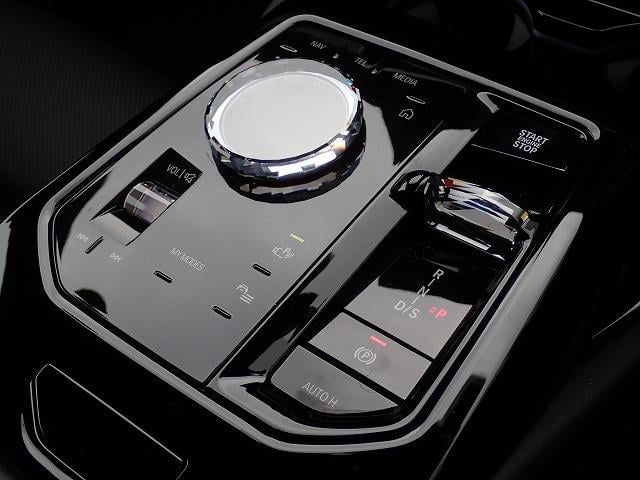 ５シリーズ ５２３ｄ　ｘＤｒｉｖｅツーリング　Ｍスポーツ　認定中古車　全国２年保証　２０インチアルミホイル　衝突軽減ブレーキ　車線逸脱システム　レーンチェンジワーニング　追従式クルーズコントロール　電動シート　ブラックレザーシート　Ｂｌｕｅｔｏｏｔｈ接続（38枚目）