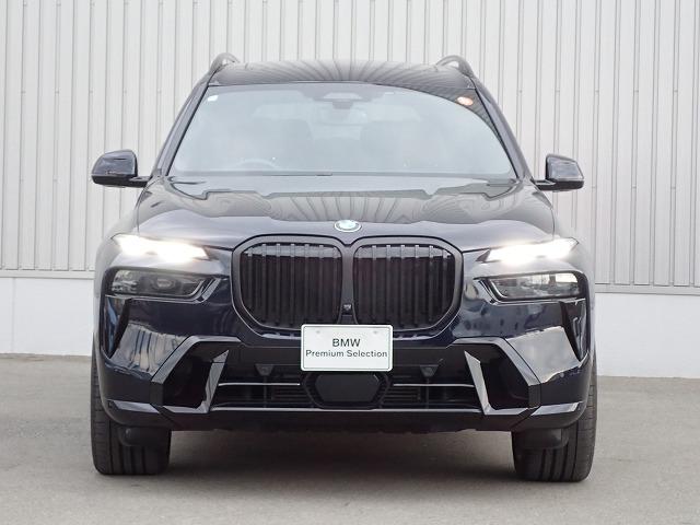 Ｘ７ ｘＤｒｉｖｅ　４０ｄ　Ｍスポーツ　認定中古車　全国２年保証　弊社デモカー登録車両　２２インチアルミホイル　スカイラウンジ　Ｂ＆Ｗサウンドシステム　衝突軽減ブレーキ　車線逸脱システム　レーンチェンジワーニング　追従式クルーズコントロール　ブラウンレザーシート（2枚目）