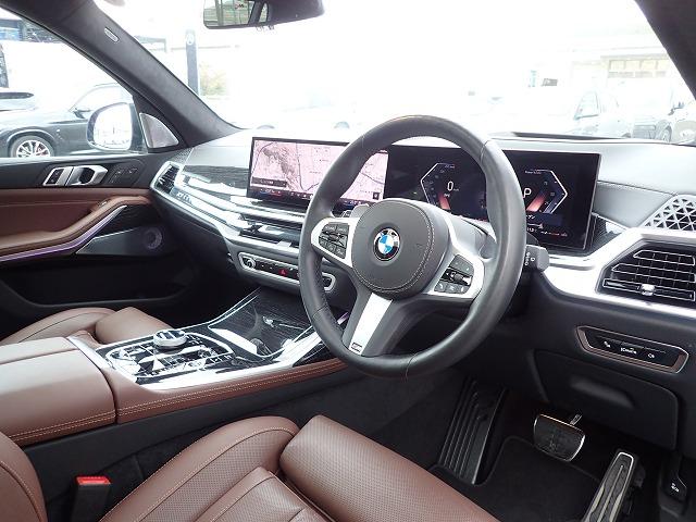 Ｘ７ ｘＤｒｉｖｅ　４０ｄ　Ｍスポーツ　認定中古車　全国２年保証　弊社デモカー登録車両　２２インチアルミホイル　スカイラウンジ　Ｂ＆Ｗサウンドシステム　衝突軽減ブレーキ　車線逸脱システム　レーンチェンジワーニング　追従式クルーズコントロール　ブラウンレザーシート（21枚目）