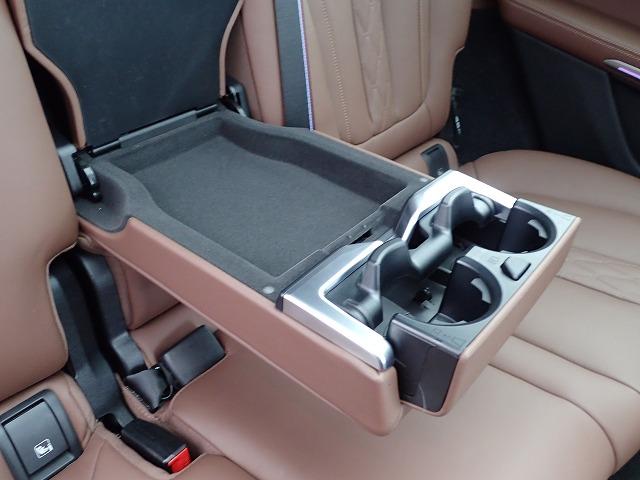 Ｘ７ ｘＤｒｉｖｅ　４０ｄ　Ｍスポーツ　認定中古車　全国２年保証　弊社デモカー登録車両　２２インチアルミホイル　スカイラウンジ　Ｂ＆Ｗサウンドシステム　衝突軽減ブレーキ　車線逸脱システム　レーンチェンジワーニング　追従式クルーズコントロール　ブラウンレザーシート（28枚目）