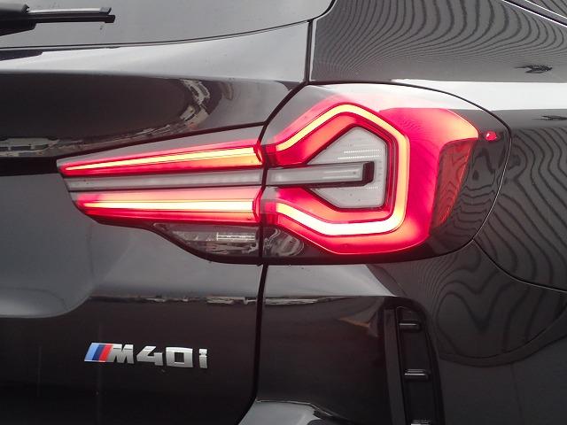 Ｘ３ Ｍ４０ｉ認定中古車　全国２年保証　パノラマガラスサンルーフ　２０インチアルミホイル　サウンドパッケージ　ファストトラックパッケージ　衝突軽減ブレーキ　車線逸脱システム　レーンチェンジワーニング　追従式クルーズコントロール　Ｂｌｕｅｔｏｏｔｈ接続（13枚目）