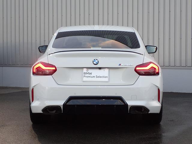 �����s������ɂ���Ȃ���A�L�X�Ƃ����W����A�V���[���[���A���ԏ�ł��҂����Ă���܂��B�^�]�����Ȃ��q�l�ł������S���������܂��B