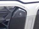 ご納車は「レセプション」という専用ルームにて行います。高級感あふれる室内にてごゆっくりとご納車をお楽しみいただけます。また、写真撮影等も行っております。記念にいかがでしょう?