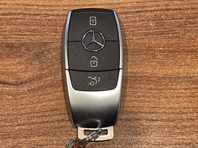 �L�[���X�X�^�[�g�{�^���ŁA�L�[���g�т��Ă���΁A�{�^�������������ŃG���W���n�����~���ł��܂��B