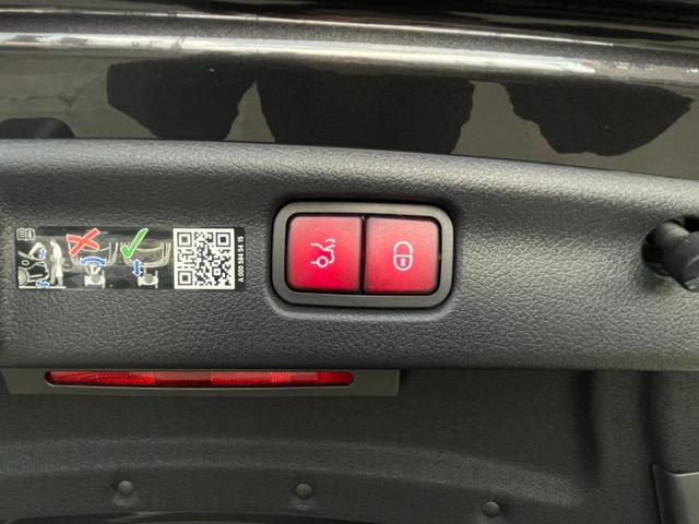 Ｃクラス Ｃ２２０ｄ　ラグジュアリー　春日店展示車　グラファイトグレー（メタリック）　ドライバーズパッケージ（44枚目）