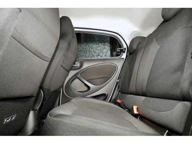 スマートフォーフォー パッション 車検令和8年9月・Bluetoothオーディオ・キーレス・純正AW・クルーズコントロール・オートエアコン・LEDヘッドランプ・USB/AUX端子付き・分割可倒式リアシート(20枚目)