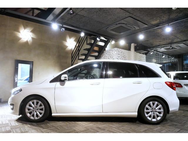 各認定中古車の検査でおなじみのＡＩＳ検定資格取得済みの当社スタッフが全てのお車の品質鑑定・検査を行い、全国から厳選されたこだわりの上質車のみを販売しております。