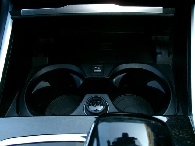 ３シリーズ ３２０ｄ　ｘＤｒｉｖｅツーリングＭスポツＥＤジョイ＋　黒革パワーシート　シートヒーター　パノラマサンルーフ　ＯＰ１９インチアルミホイール　ハーマンカードン　ヘッドアップディスプレイ　純正ナビ＆テレビ　ブルートゥースオーディオ　全方位カメラ　置くだけ充電（43枚目）