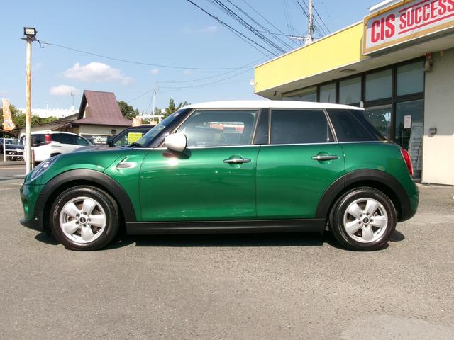 ＭＩＮＩ クーパーＤ　ワンオーナー　クリーンディーゼルターボ　純正ナビオ　ブルトゥースオーディオ　バックカメラ　前後パークセンサー　ＬＥＤライト＆ＦＯＧライト　ユニオンジャックテールライト　前後ドライブレコーダー（6枚目）