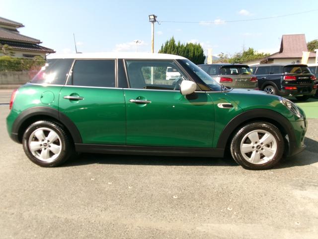 ＭＩＮＩ クーパーＤ　ワンオーナー　クリーンディーゼルターボ　純正ナビオ　ブルトゥースオーディオ　バックカメラ　前後パークセンサー　ＬＥＤライト＆ＦＯＧライト　ユニオンジャックテールライト　前後ドライブレコーダー（13枚目）