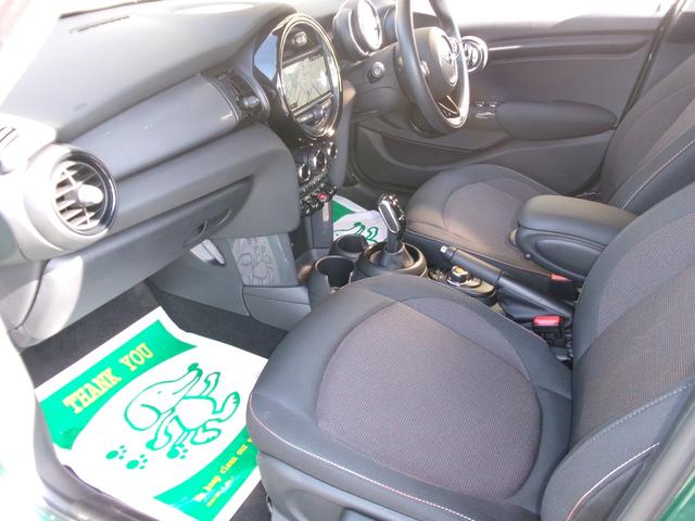 ＭＩＮＩ クーパーＤ　ワンオーナー　クリーンディーゼルターボ　純正ナビオ　ブルトゥースオーディオ　バックカメラ　前後パークセンサー　ＬＥＤライト＆ＦＯＧライト　ユニオンジャックテールライト　前後ドライブレコーダー（28枚目）