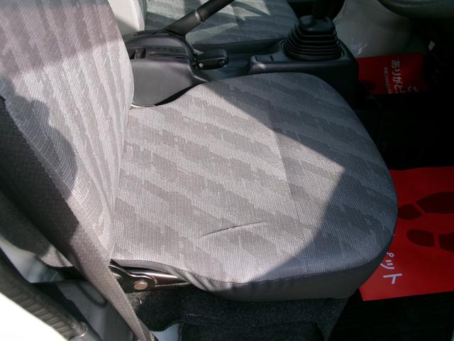 キャリイトラック ＫＣエアコン・パワステ　４ＷＤ（18枚目）