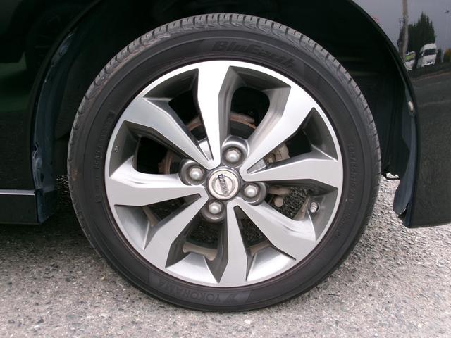 デイズルークス ハイウェイスター　Ｘ　Ｖセレクション　全方位カメラ　純正ナビ・フルセグＴＶ　ブルトゥースオーディオ　両側電動スライドドア　ＥＴＣ　衝突軽減ブレーキ　コンビ革ハンドル　専用１５アルミホイール　専用フロアマット　オートエアコン　サーキュレータ（19枚目）