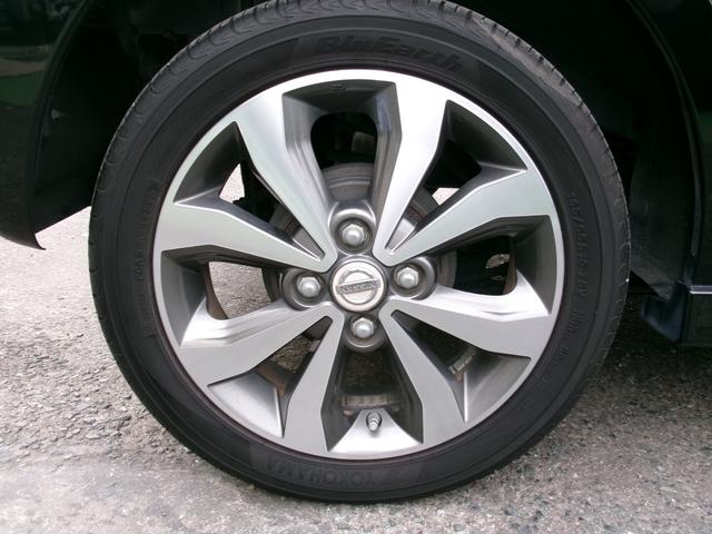 デイズルークス ハイウェイスター　Ｘ　Ｖセレクション　全方位カメラ　純正ナビ・フルセグＴＶ　ブルトゥースオーディオ　両側電動スライドドア　ＥＴＣ　衝突軽減ブレーキ　コンビ革ハンドル　専用１５アルミホイール　専用フロアマット　オートエアコン　サーキュレータ（20枚目）