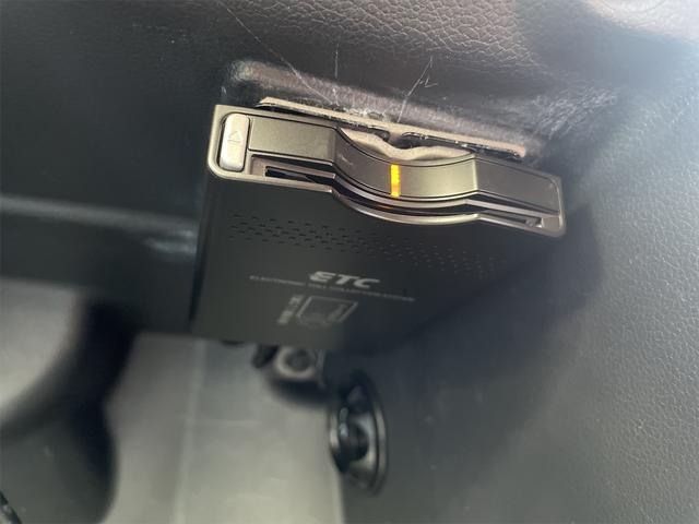 ＧＴＩ　ＥＴＣ　ナビ　ＴＶ　アルミホイール　キーレスエントリー　電動格納ミラー　ＡＴ　盗難防止システム　ＡＢＳ　ＥＳＣ　ＣＤ　ミュージックプレイヤー接続可　エアコン　パワーステアリング　パワーウィンドウ(11枚目)