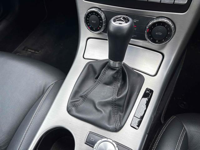 ＳＬＫ ＳＬＫ３５０ブルーエフィシェンシー　オープンカー　ドライブレコーダー　ＥＴＣ　ナビ　ＴＶ　クリアランスソナー　オートクルーズコントロール　オートライト　ＨＩＤ　ＡＴ　スマートキー　電動格納ミラー　シートヒーター　アルミホイール（6枚目）