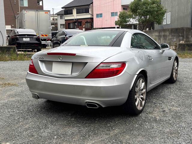 ＳＬＫ ＳＬＫ３５０ブルーエフィシェンシー　オープンカー　ドライブレコーダー　ＥＴＣ　ナビ　ＴＶ　クリアランスソナー　オートクルーズコントロール　オートライト　ＨＩＤ　ＡＴ　スマートキー　電動格納ミラー　シートヒーター　アルミホイール（22枚目）